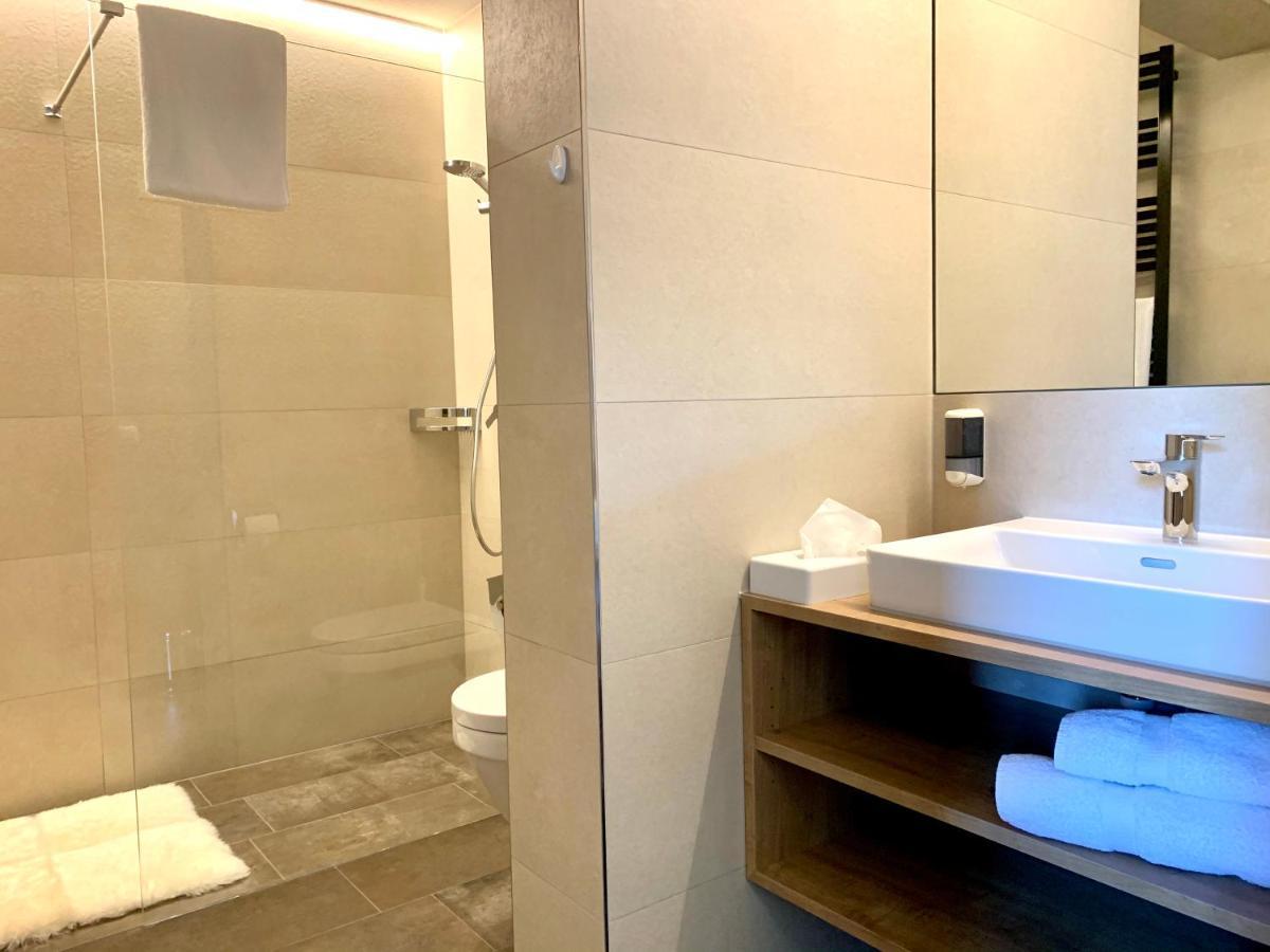 Laendle Hotel Damuels Luaran gambar