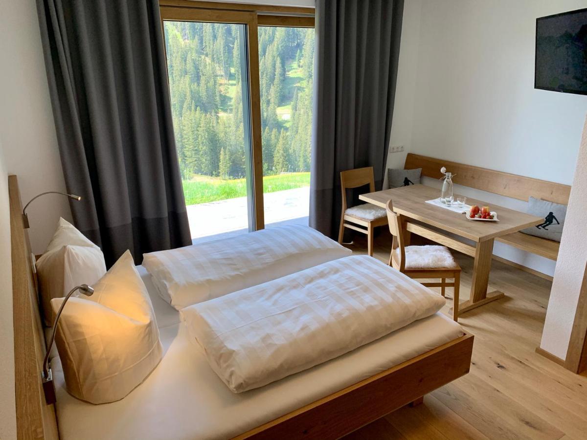 Laendle Hotel Damuels Luaran gambar